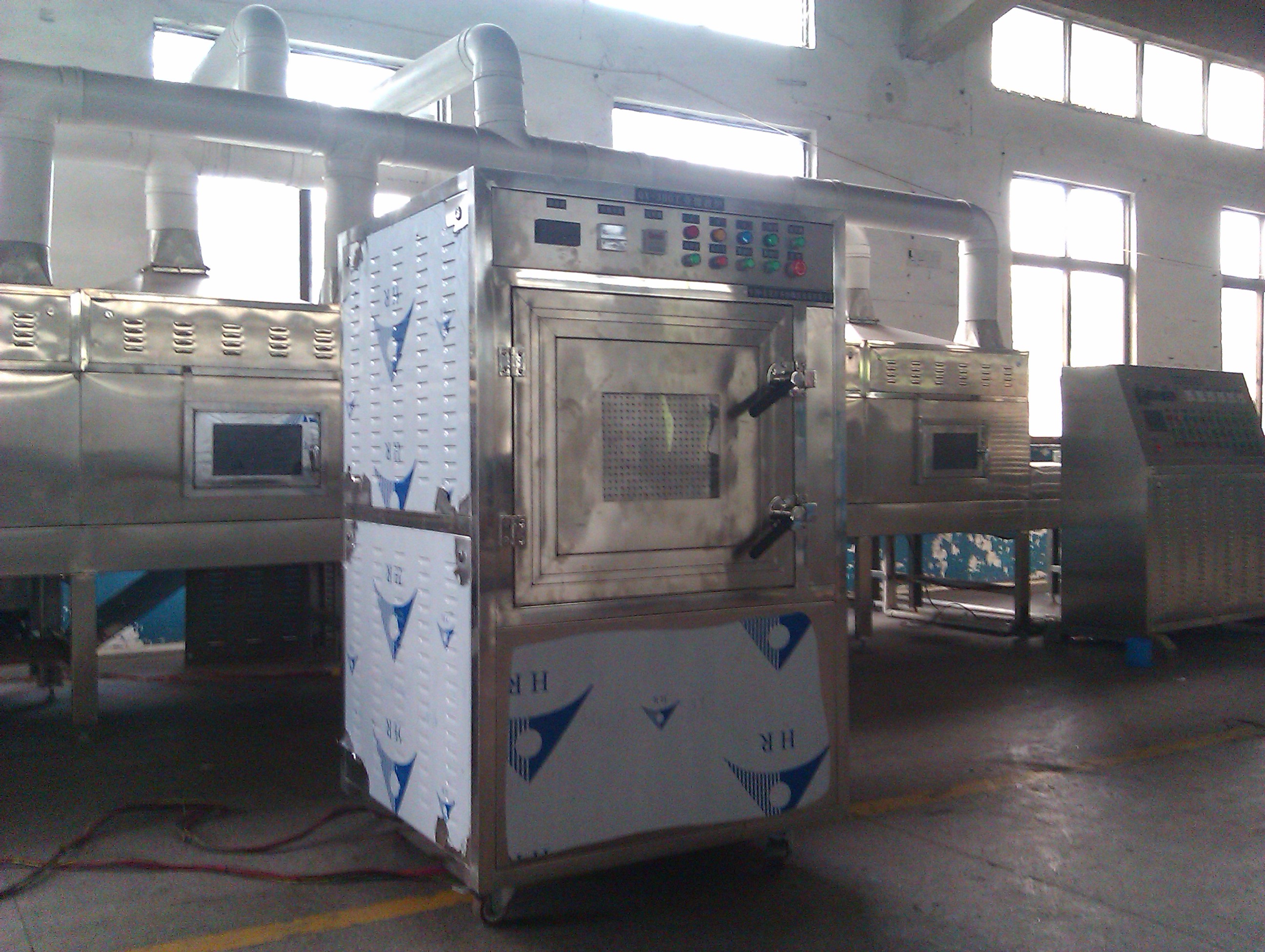 工業(yè)微波爐在東園生態(tài)農業(yè)科技有限公司投入使用